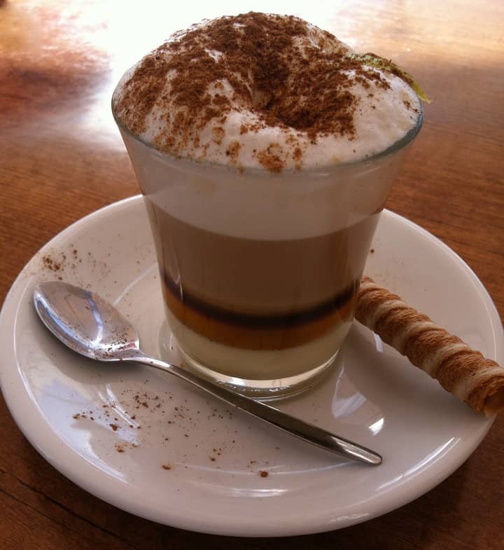 Barraquito, een koffie specialiteit van de Canarische eilanden