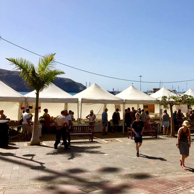 Boerenmarkt Los Cristianos aan de promenade (bij de haven)