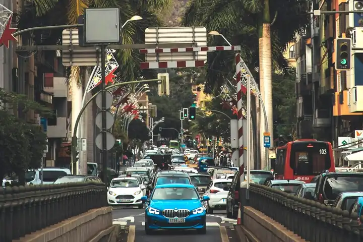 Santa Cruz de Tenerife -druk verkeer
